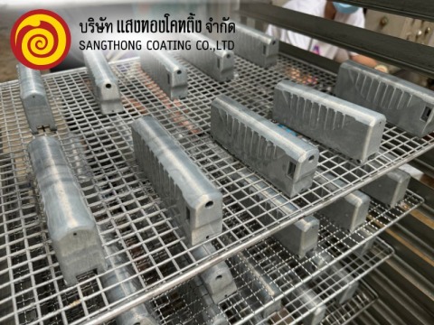 ช่างรับลอกสีชิ้นงานอุตสาหกรรม